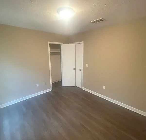 1010 Deryll St — Photo 11