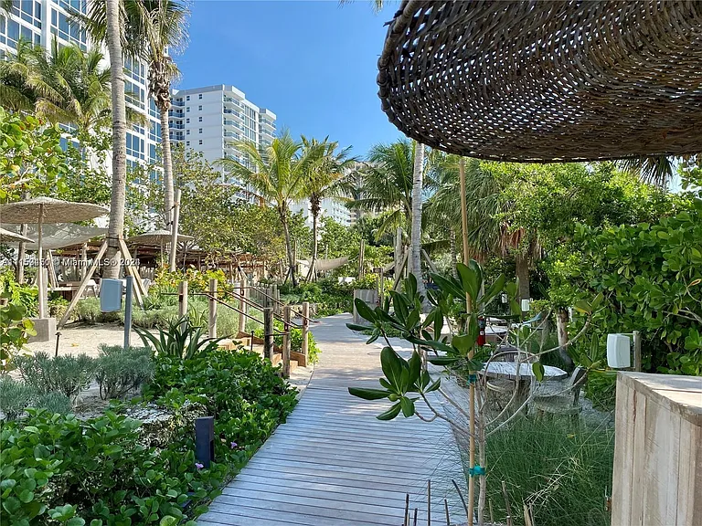 2301 Collins Ave #938 — Photo 46