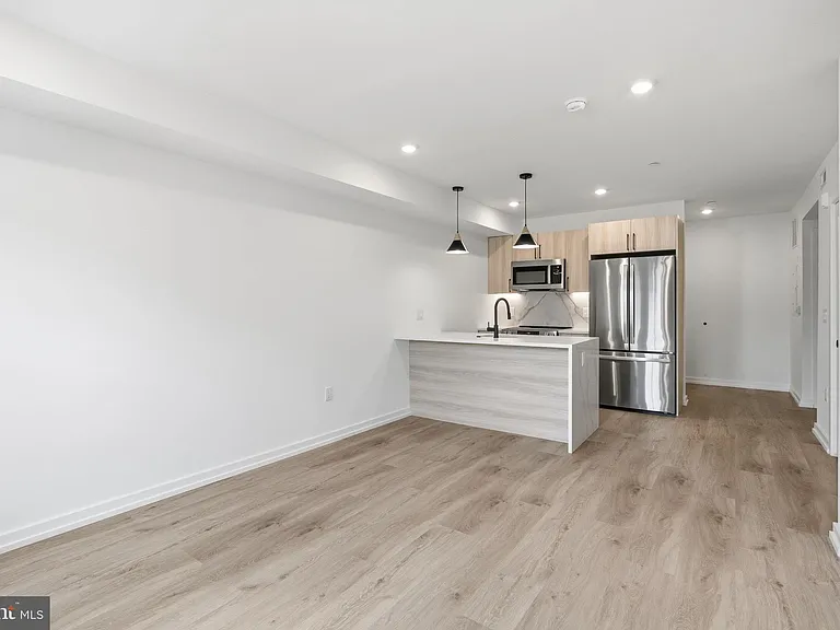 209 New St #5B — Photo 3