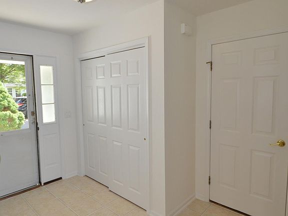 4th image of 2715 Meadow Lake Drive