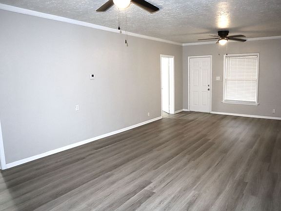 5th image of 310 E Tom Stafford St #4B-1BA-2642SQFT