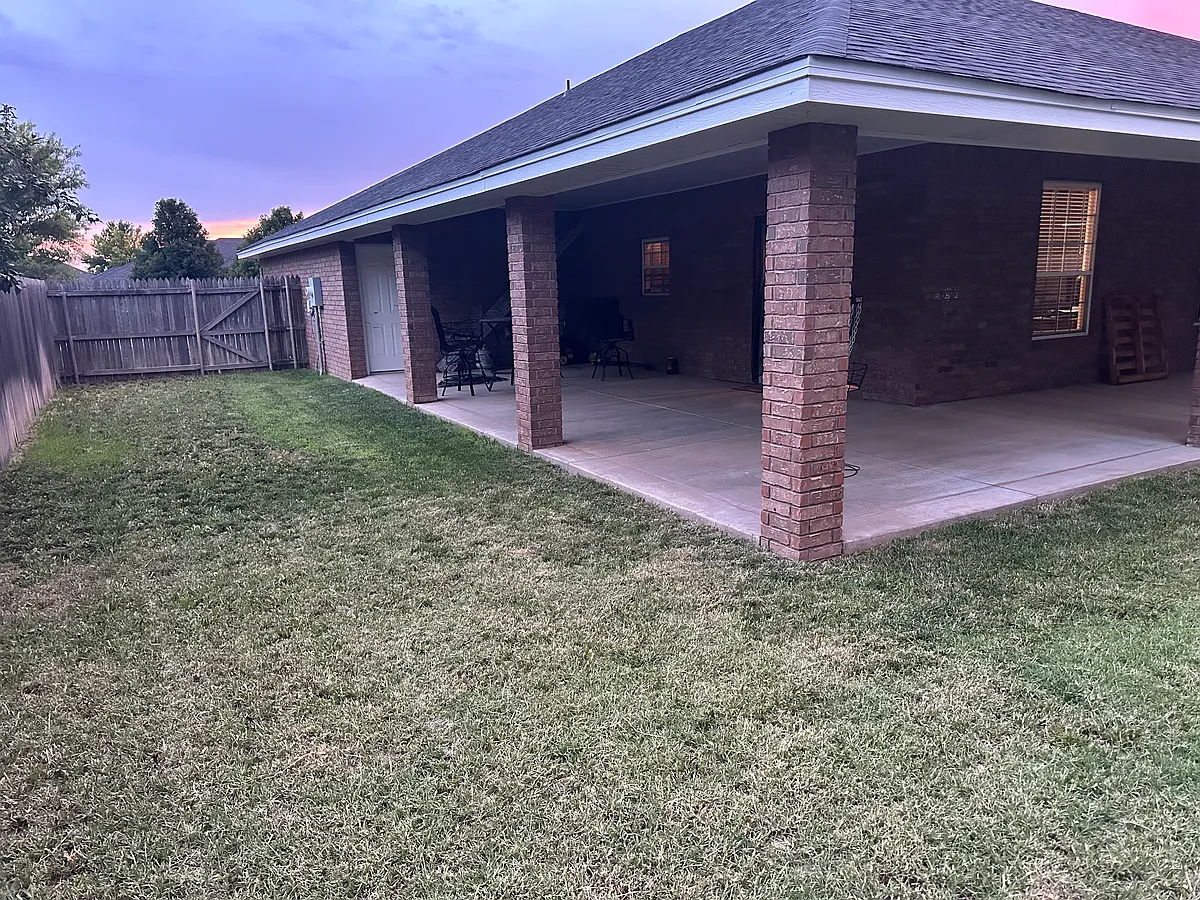 Building Photo - 2204 Jadyn Ln