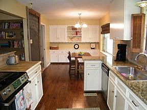 3rd image of 1327 Apache Dr