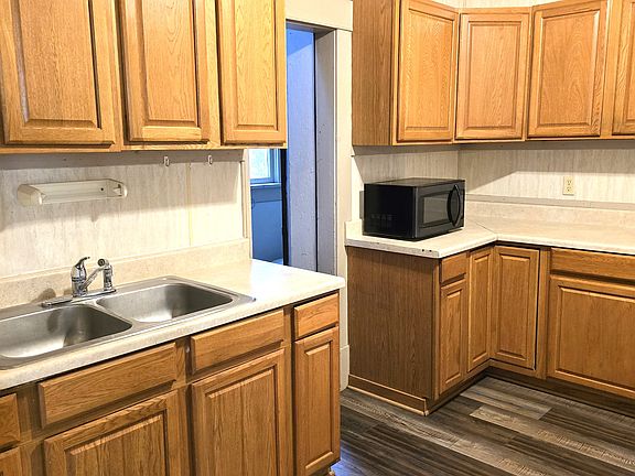 5th image of 224 N 13th St