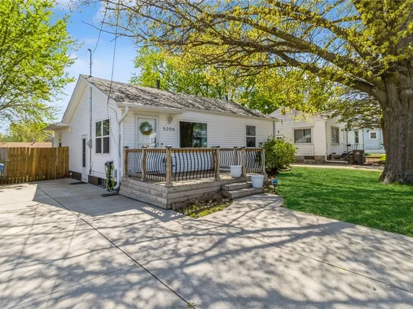 5206 Douglas Ave, Des Moines, IA 50310
