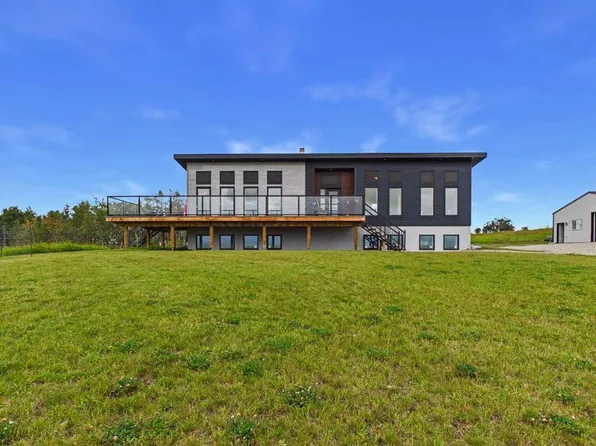 285102 S Lochend Rd, Rocky View County, AB T0M 1L0