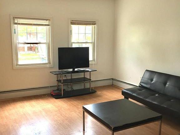 3rd image of 115 Winham Ave