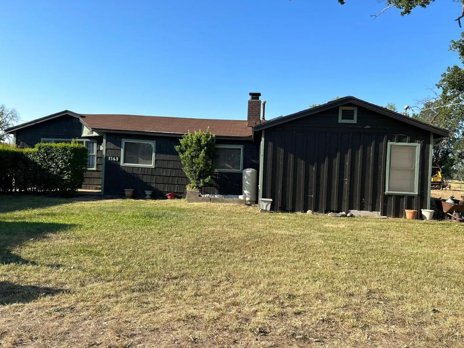 4 bed, 2150 sqft, $2,200 — Photo 1