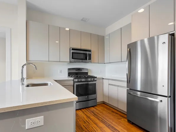 24 N Main St APT 1F, West Hartford, CT 06107