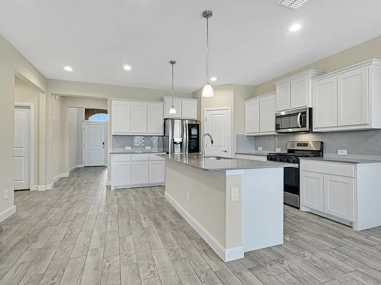 15517 Canford Ter — Photo 9