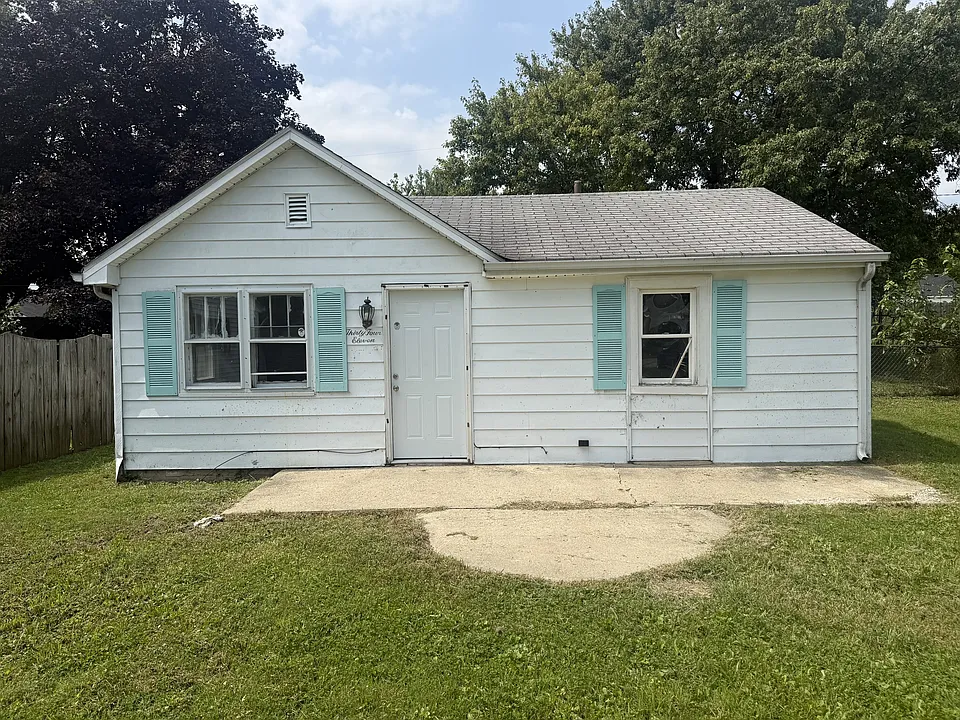 3411 Burton Pl