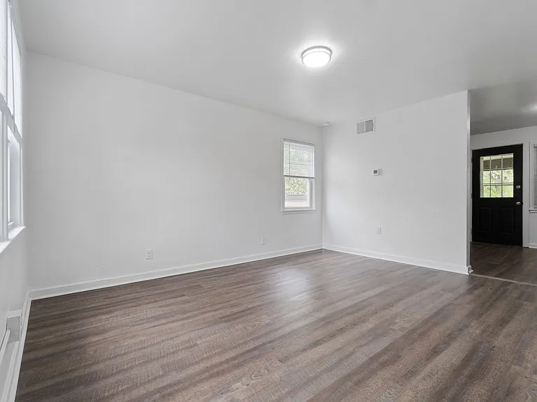21 Midland Heights Cir #F — Photo 6