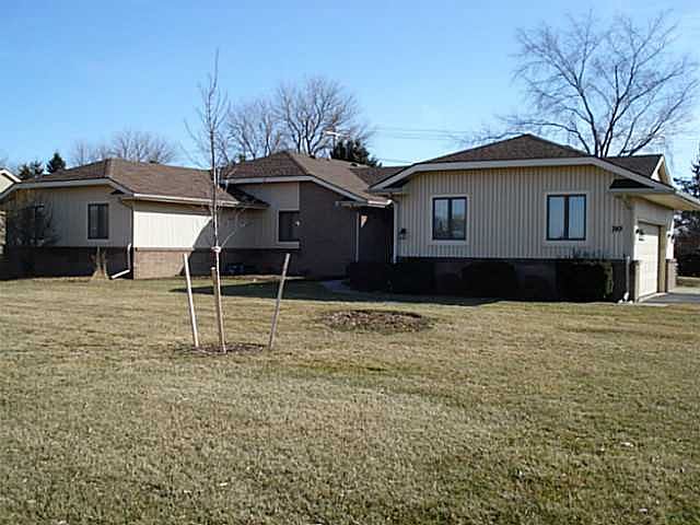 1st image of 749 Fairway Ln #B