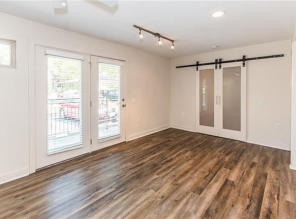 5th image of 1115 W 10th St APT 106