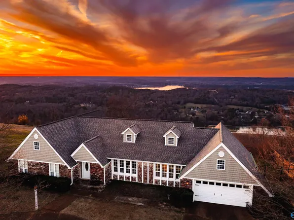 121 Scenic Bluff Dr, Guntersville, AL 35976