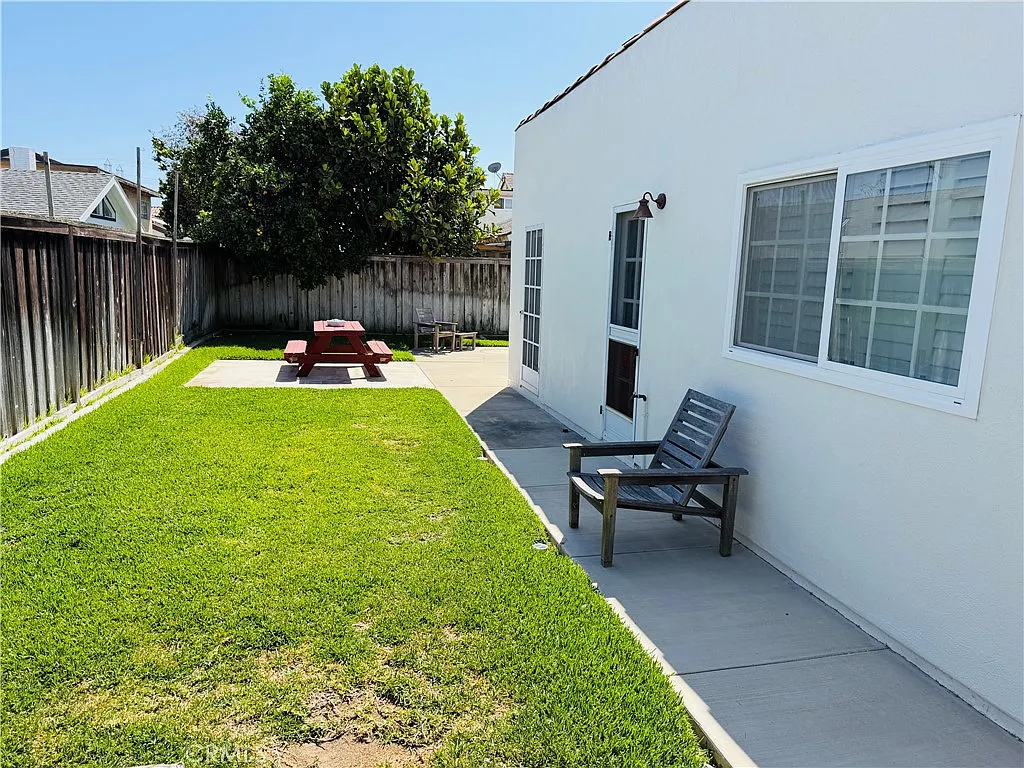 4 bed, 1655 sqft, $5,250 — Photo 2