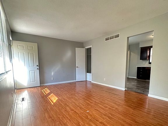 3rd image of 840 N 31st St