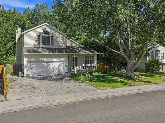 2nd image of 2110 Colonial Dr
