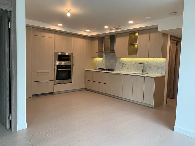 455 SW Marine Dr #519 — Photo 2