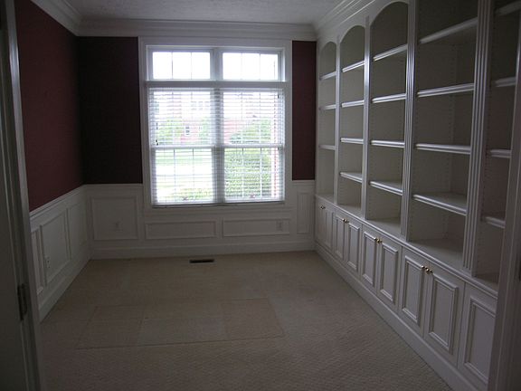 Main Floor Office w/Built-ins