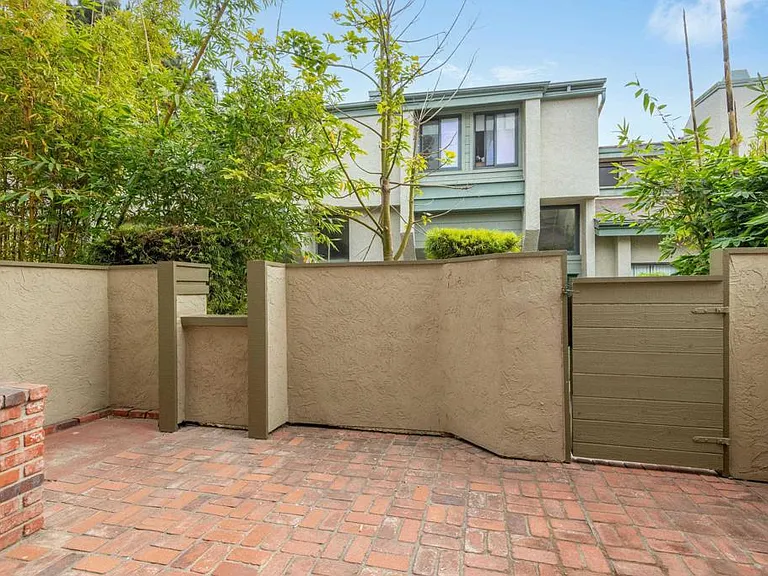 3294 Caminito Eastbluff — Photo 25