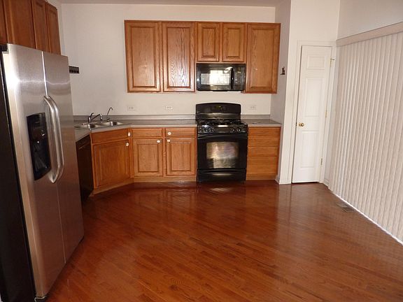 3rd image of 6073 Canterbury Ln