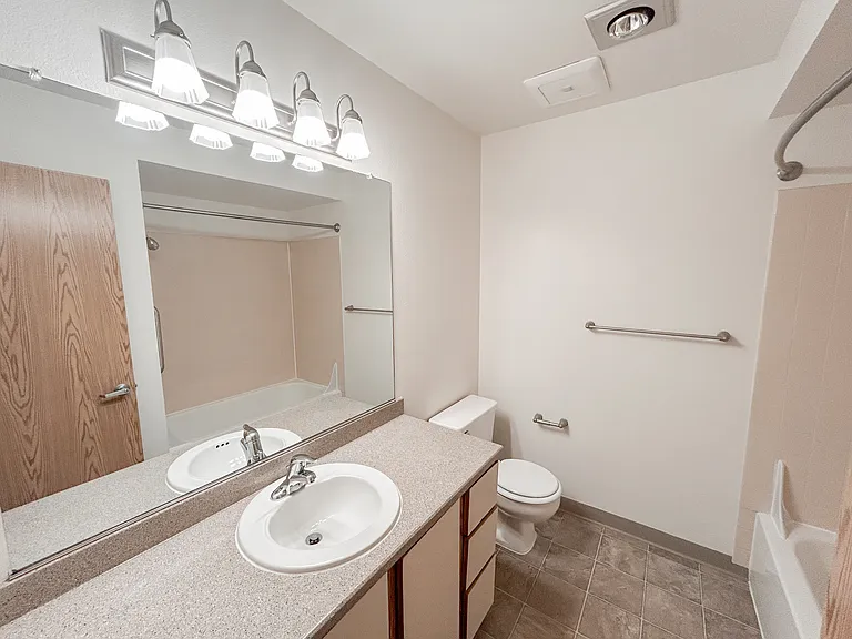 Stone Creek Apartments Beaverton — Photo 19
