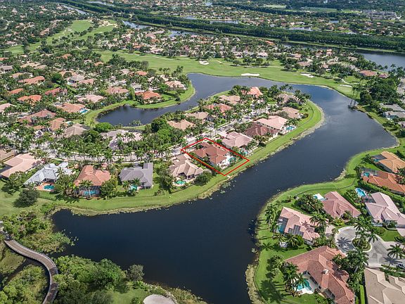 3rd image of 2521 Poinciana Dr