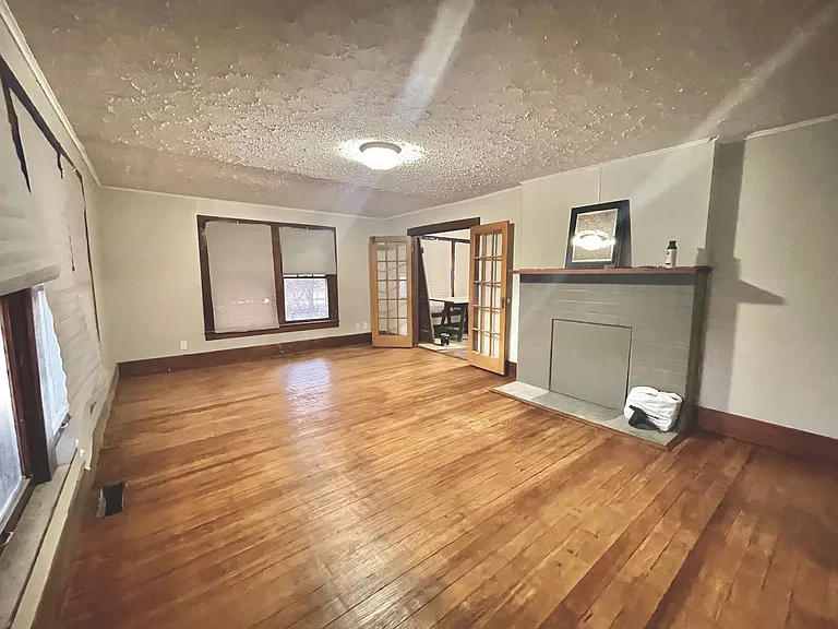 1011 Jones St — Photo 3