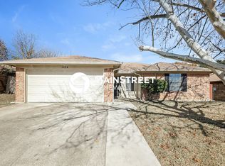 1024 Green Ridge Ter, Saginaw, TX 76179