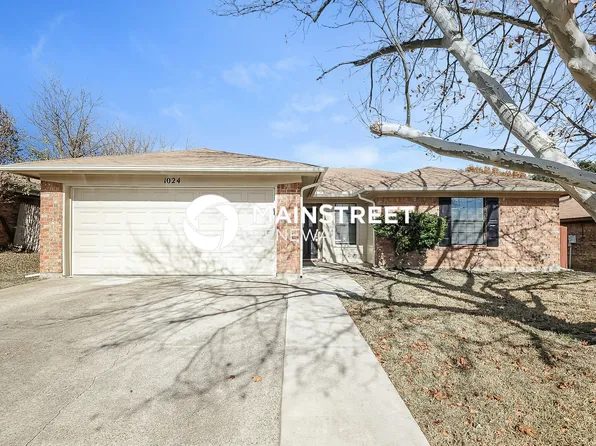 1024 Green Ridge Ter, Saginaw, TX 76179