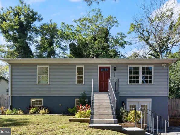 426 Seagull Ln, Lusby, MD 20657