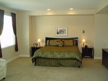4th image of 922 Sunset Creek Ln