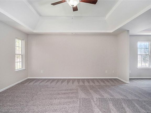 4th image of 10056 Montrose Dr