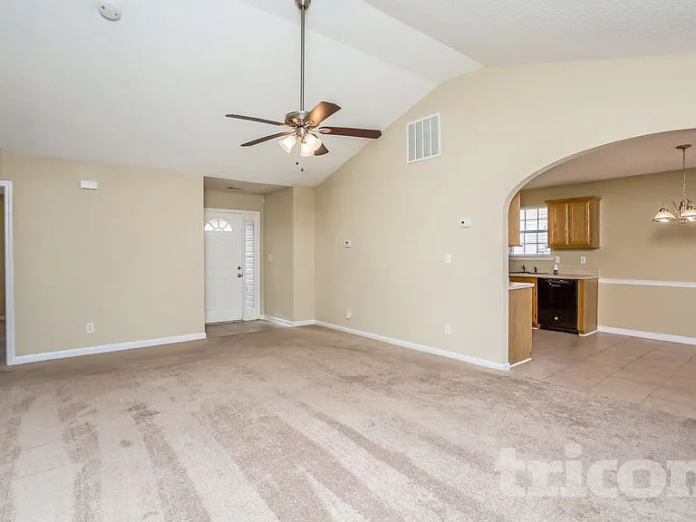 653 Windy Way — Photo 3