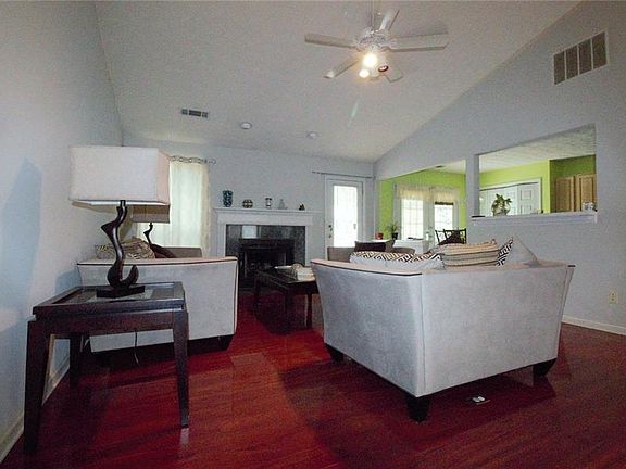 4th image of 749 Glenspring Dr