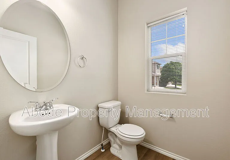 347 Kalkaska Ct — Photo 6