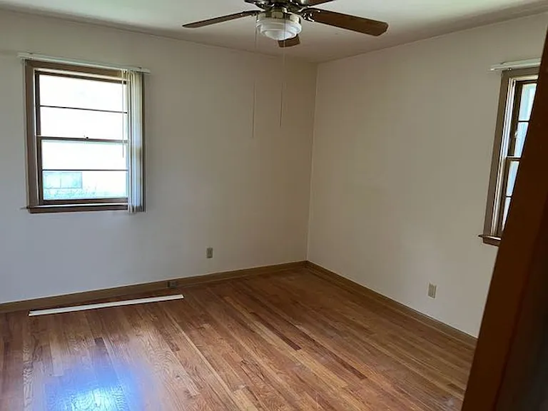 4132 39th Pl — Photo 3