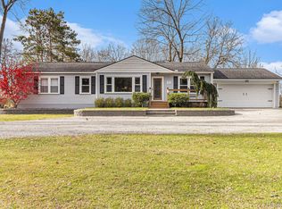 8456 Bishop Rd, Brighton, MI 48116