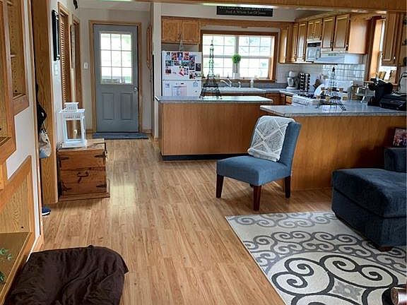 2nd image of 306 Vasbinder Dr