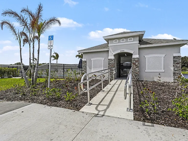 8995 Orchid Reserve Cir — Photo 29