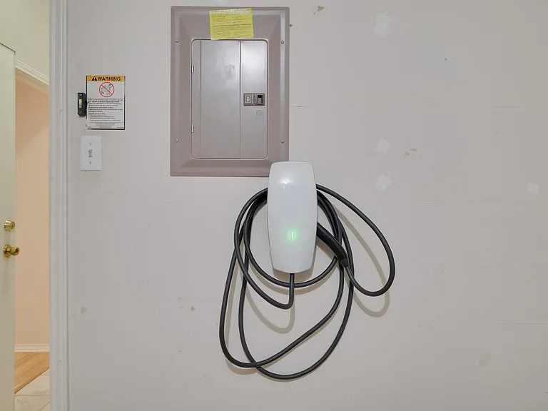 5709 Pecanwood Ln — Photo 35