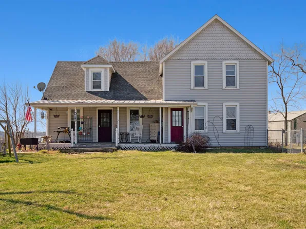12911 City View Dr, Dubuque, IA 52002