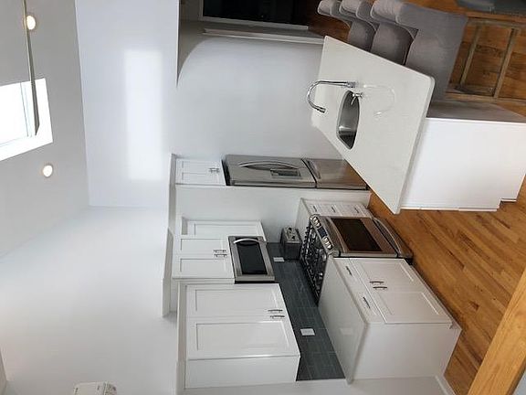 2nd image of 42 Ohio Ave