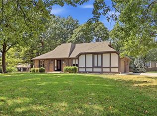 12820 Sagamore Rd, Leawood, KS 66209