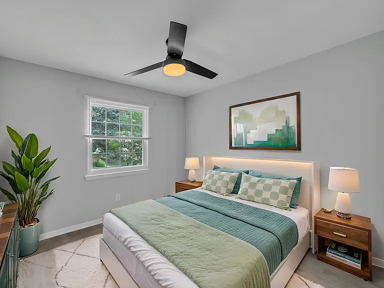 817 Biltmore Dr — Photo 24