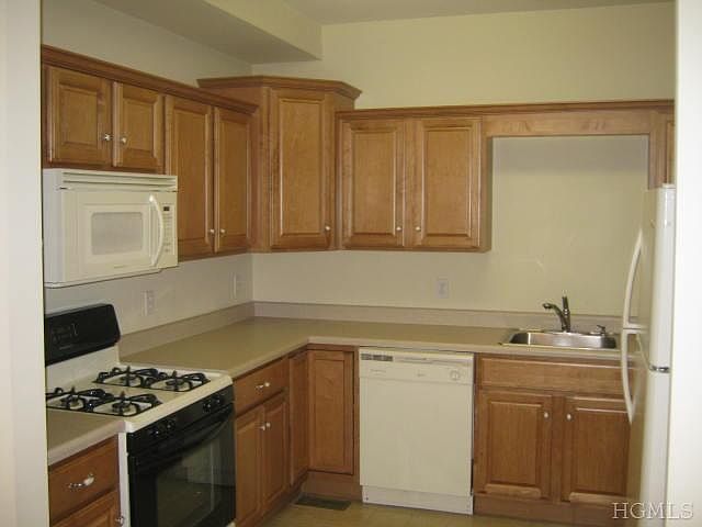 2nd image of 23 Aveonis Ct #D