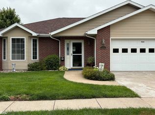 1523 Cambridge Dr, Burlington, IA 52601