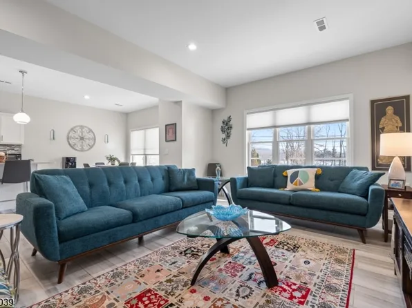 165 Lakeside Rd #8, West Milford Twp., NJ 07421