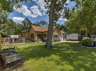 916 S Brazos St, Lockhart, TX 78644